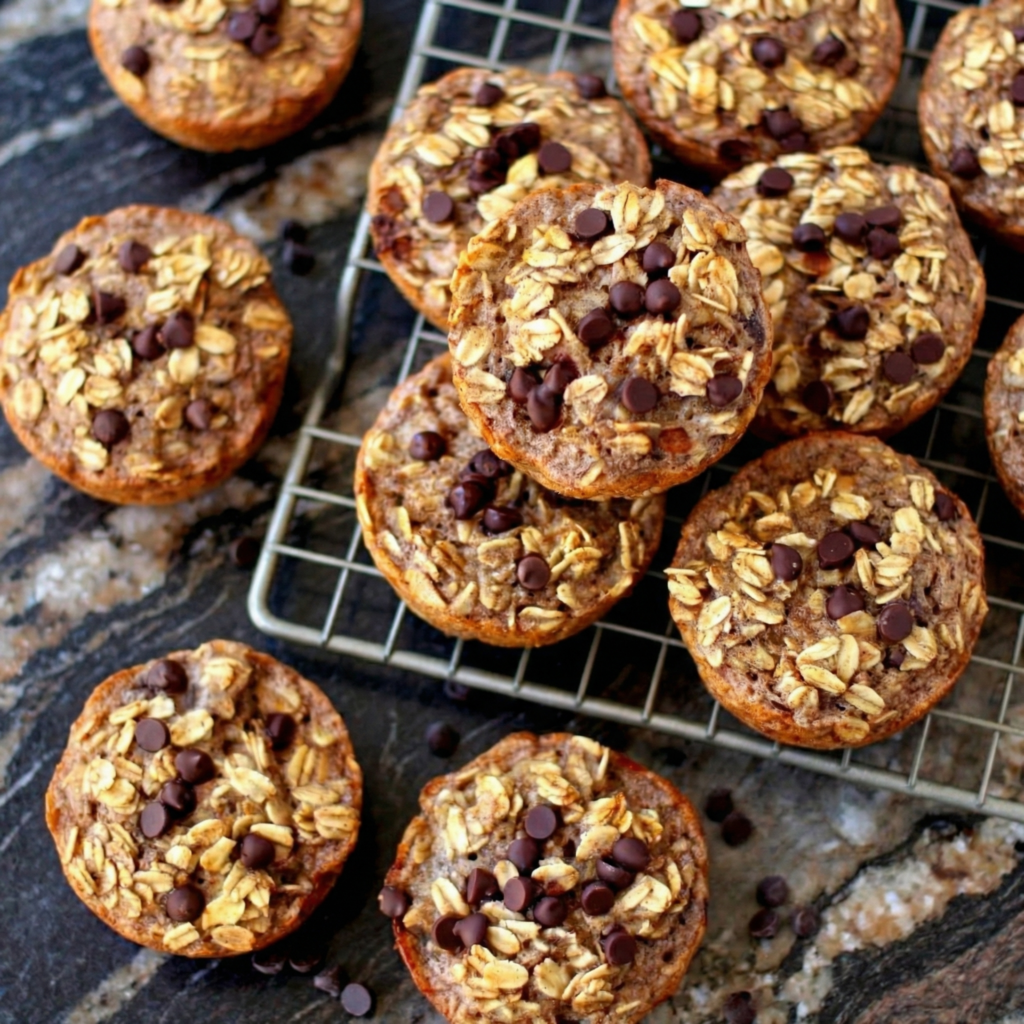 Baked Banana Oat Cups: Healthy Grab-and-Go Breakfast